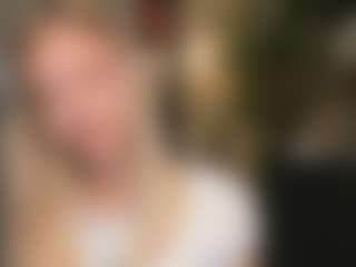 Live cam show with EsmaGreaves - Mature on Camming Site