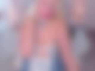 Live cam show with isabela-romano26 - Petite on Stripli.com