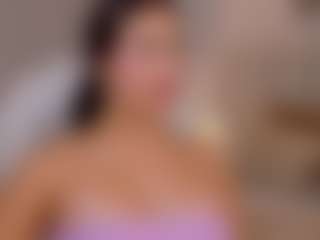 Live cam show with Saskia-litt - Petite on CamwithHer | colombia