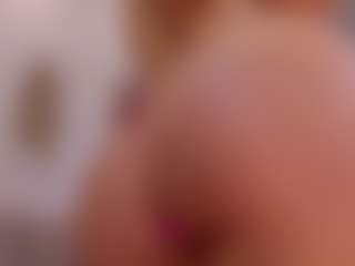 Live cam show with Saskia-litt - Pussyplay on xDating