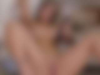 Live cam show with Saskia-litt - Athletic Public on hotwifechat.live