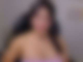 Live cam show with Saskia-litt - Skinny on chickslive.net