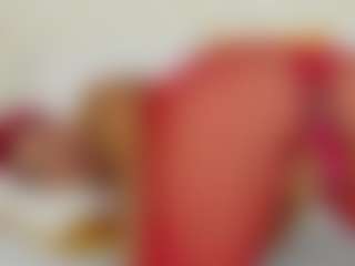 Live cam show with RubyRoger - Oil on Chatstar