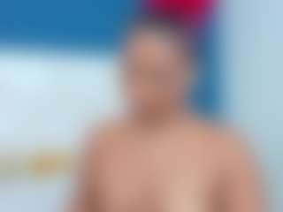 Live-Cam-Show mit RubyRoger - Control auf Camsoda