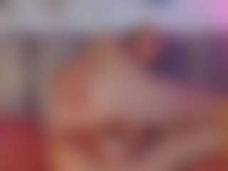 Live cam show with Bella-Rivers - Petite on livesuperchat.net