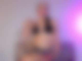 Live cam show with Bella-Rivers - Student on Mixed Magazine Live