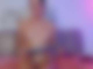 Live cam show with Bella-Rivers - Double Penetration on Hubzter Live