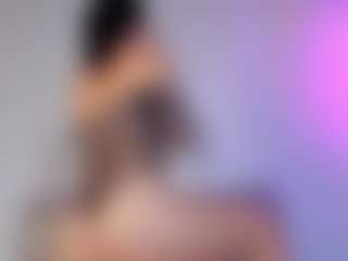 Live cam show with Bella-Rivers - Petite on friskycurves.com