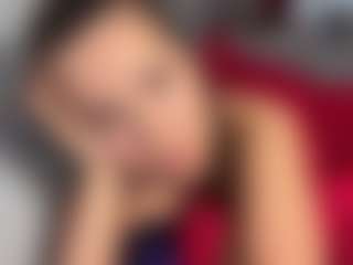 Live cam show with Marta Santos - Striptease on StripNow