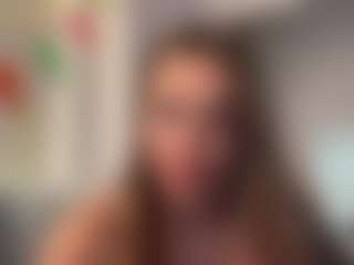 Live cam show with Marta Santos - Striptease on CamClone