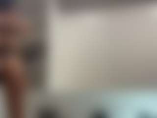 Live cam show with Marta Santos - Small Tits on Sweet Sext