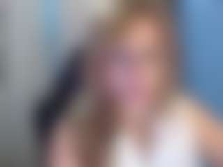 Chayla-Ruiz MILF webcam performer live streaming