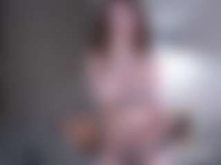 HenriettaBouler's Live Sex Cam Show