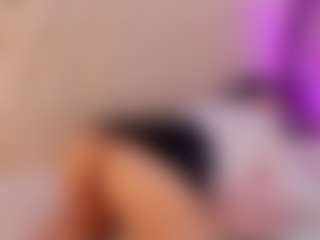 Live cam show with Laurenthompson - Blonde Hair MILF on Camsoda