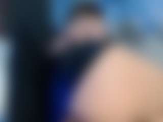 Live cam show with Laurenthompson - Average on Latina Girls