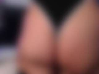 Live cam show with Laurenthompson - Skinny MILF on Camsoda