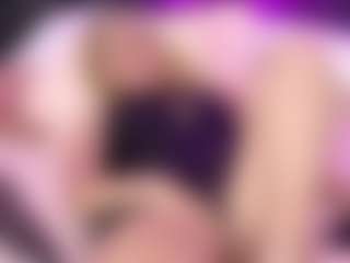 Live cam show with MaryDeniro - Athletic Shaved Pussy on Camiplay Live