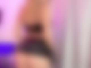 Live cam show with MaryDeniro - Blonde Hair Petite on Uber Horny