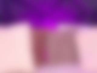 Live cam show with MaryDeniro - Nipple Piercings on AdultVida.com