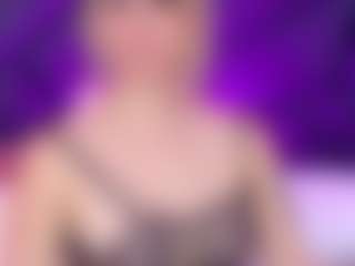 Live cam show with MaryDeniro - College on Camsoda