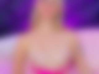 Live cam show with MaryDeniro - Petite Teen (18+) on Hubzter Live