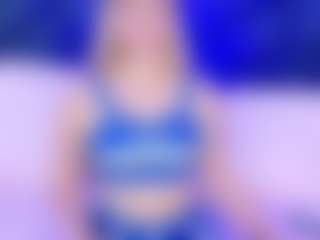 Live cam show with MaryDeniro - Petite on liverealitysex.com