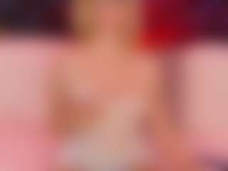 Live cam show with MaryDeniro - Petite on Camming Site