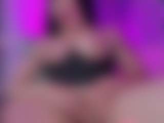 Live cam show with ⭐MiaaTaylorr⭐ - Moaning on Camsoda