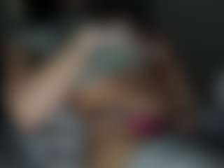 Live cam show with arwynnFit - Amateur Brown Hair on Strip Flash - Live Sex Shows