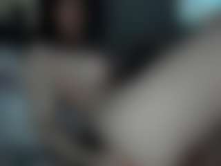arwynnFit MILF webcam performer live streaming