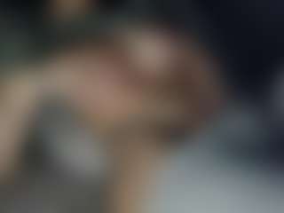arwynnFit MILF webcam performer live streaming
