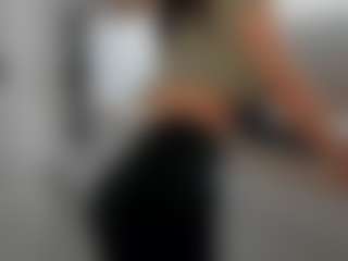 arwynnFit MILF webcam performer live streaming