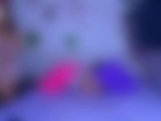 Live cam show with Emily Cooper - Facial on Camsoda