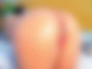Live cam show with LilithNova - Oil on Camsoda