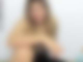MiiaKittyy's Live Sex Cam Show