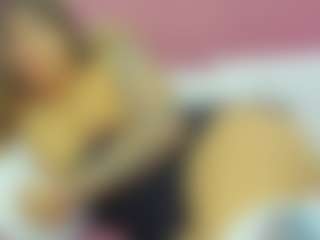 Live cam show with MiiaKittyy - Athletic on live18s.com