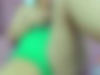 MiiaKittyy's Live Sex Cam Show