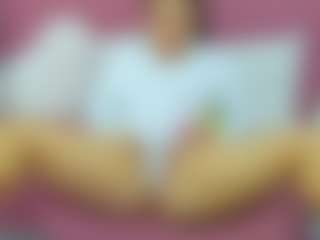 Live cam show with MiiaKittyy - Cum Swallowing on luckytryst.com