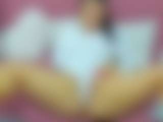 MiiaKittyy's Live Sex Cam Show