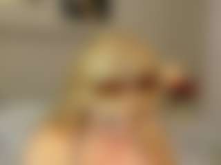 Live cam show with Dani-rosee1 - Blonde Hair on fapnchat