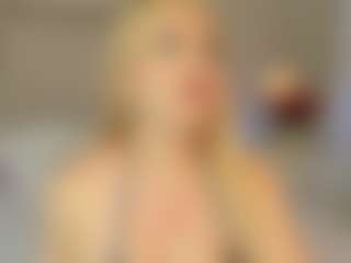Live cam show with Dani-rosee1 - Blonde Hair on Latina Girls