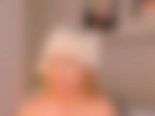 Live cam show with Dani-rosee1 - Tattoos on SpunkLive