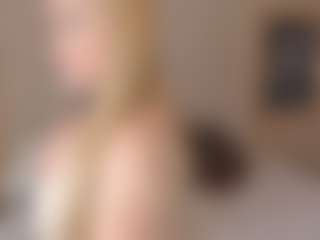 Live cam show with Dani-rosee1 - Oil on googirlz