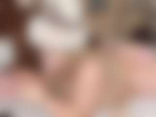 Live cam show with Dani-rosee1 - Booty on friskycurves.com