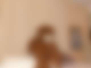 Live cam show with Dani-rosee1 - Oil on Latina Girls