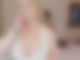Live cam show with Dani-rosee1 - Camel Toe on CamClone