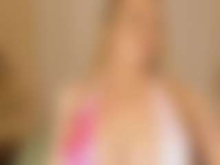 Live cam show with Dani-rosee1 - Twerking on Dolls Live