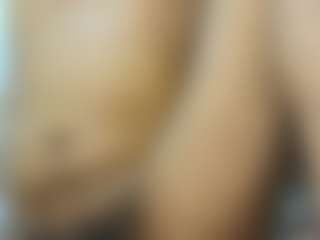 Spettacolo in cam dal vivo con Andy-Wong - Striptease su Camsoda