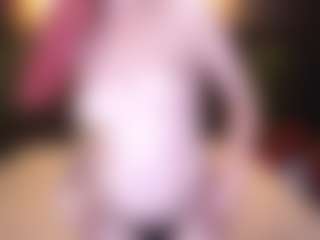 Live cam show with DramaQuenn - Nipple Piercings on Free Soda