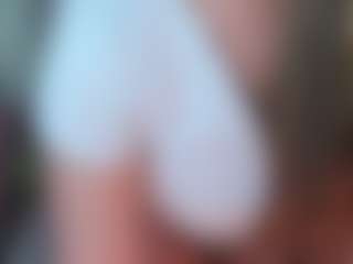 manelyk222's Live Sex Cam Show